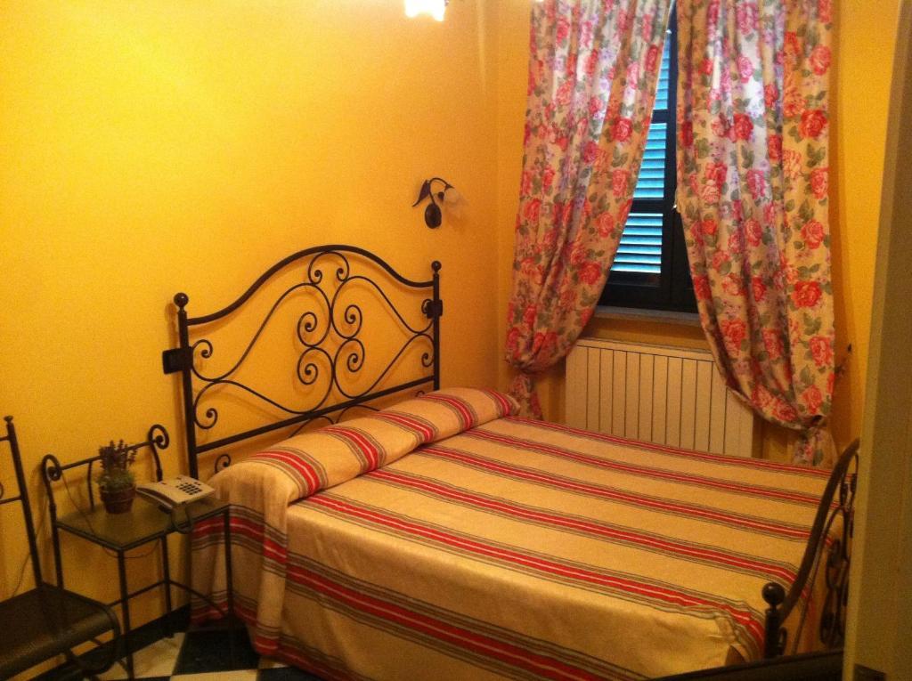 Le Lanterne Hotel Borgo San Dalmazzo Room photo